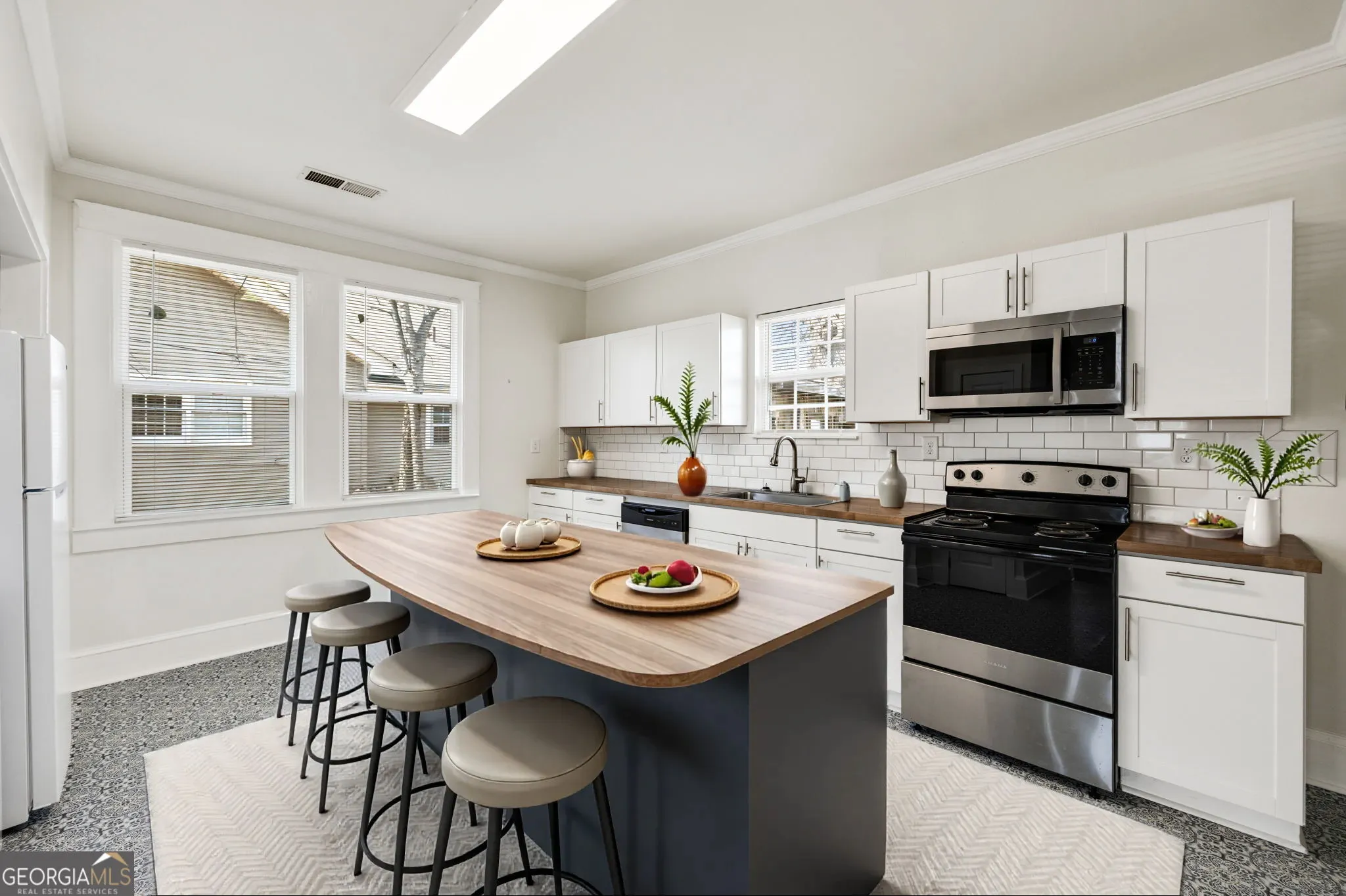 232 Litchfield Street