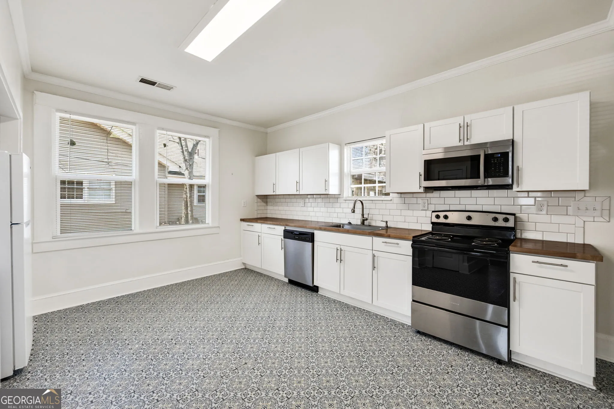 232 Litchfield Street