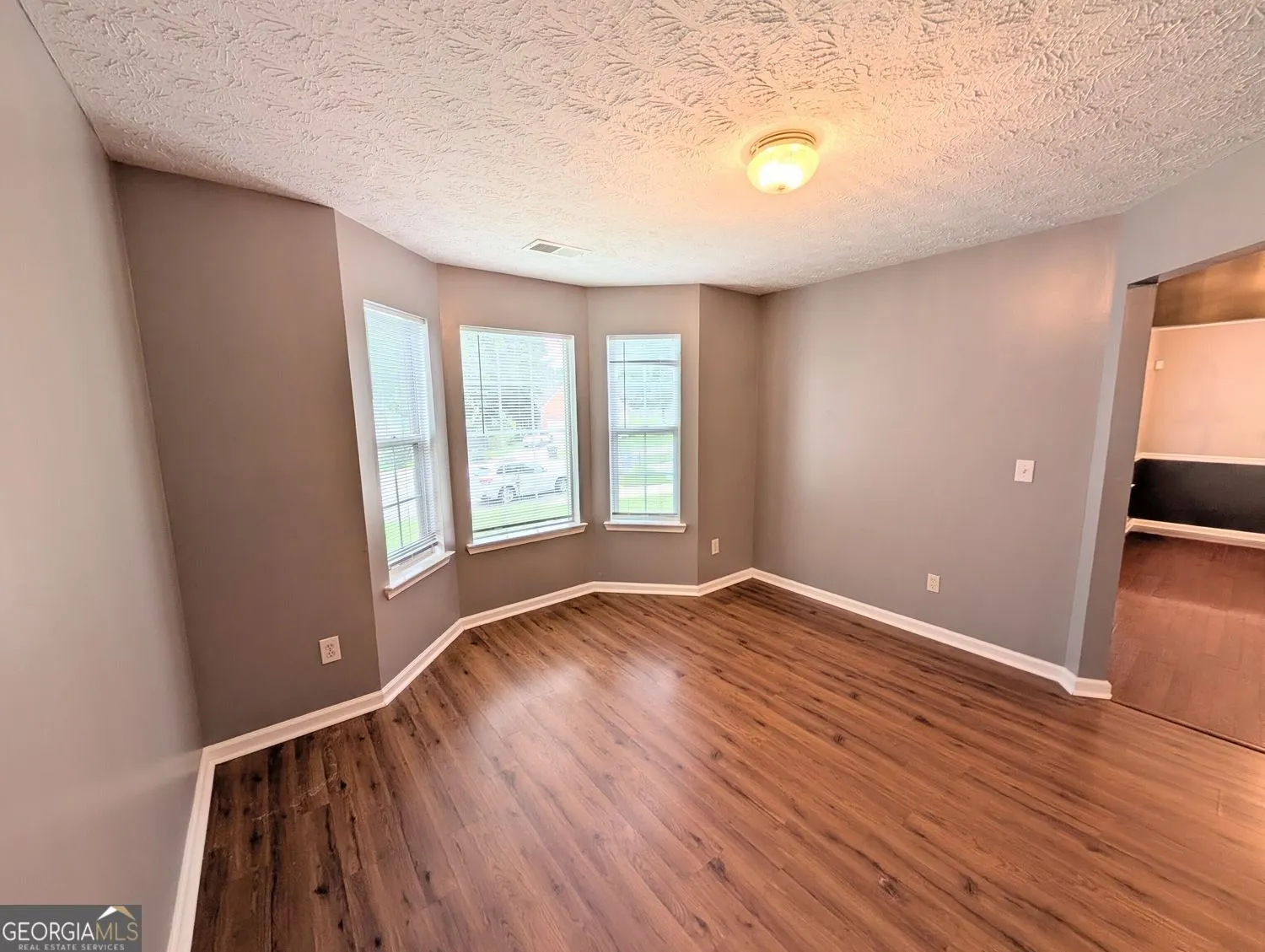 3405 Cascade Trail