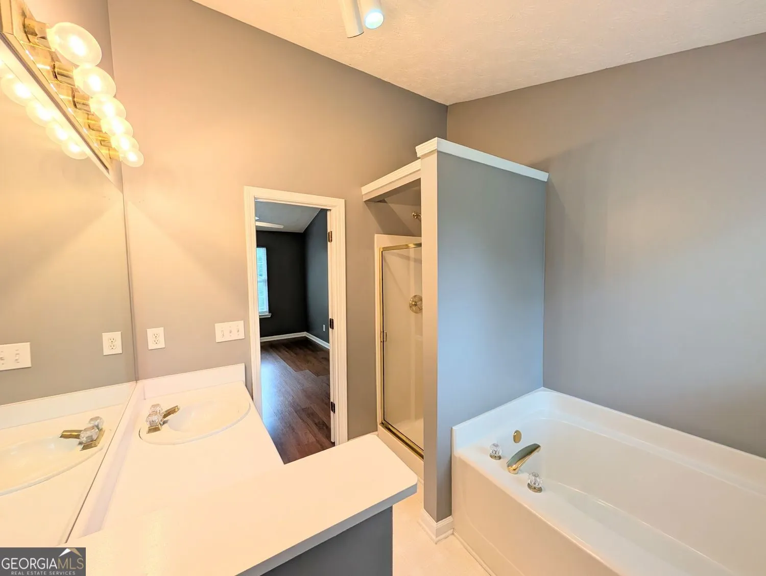 3405 Cascade Trail