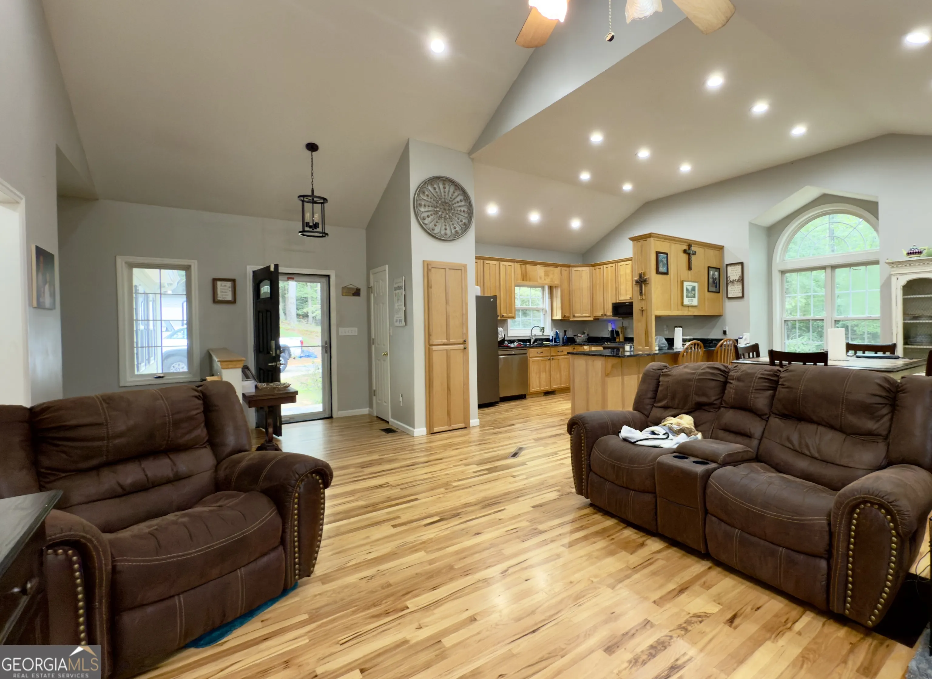 987 Peaceful Valley Drive