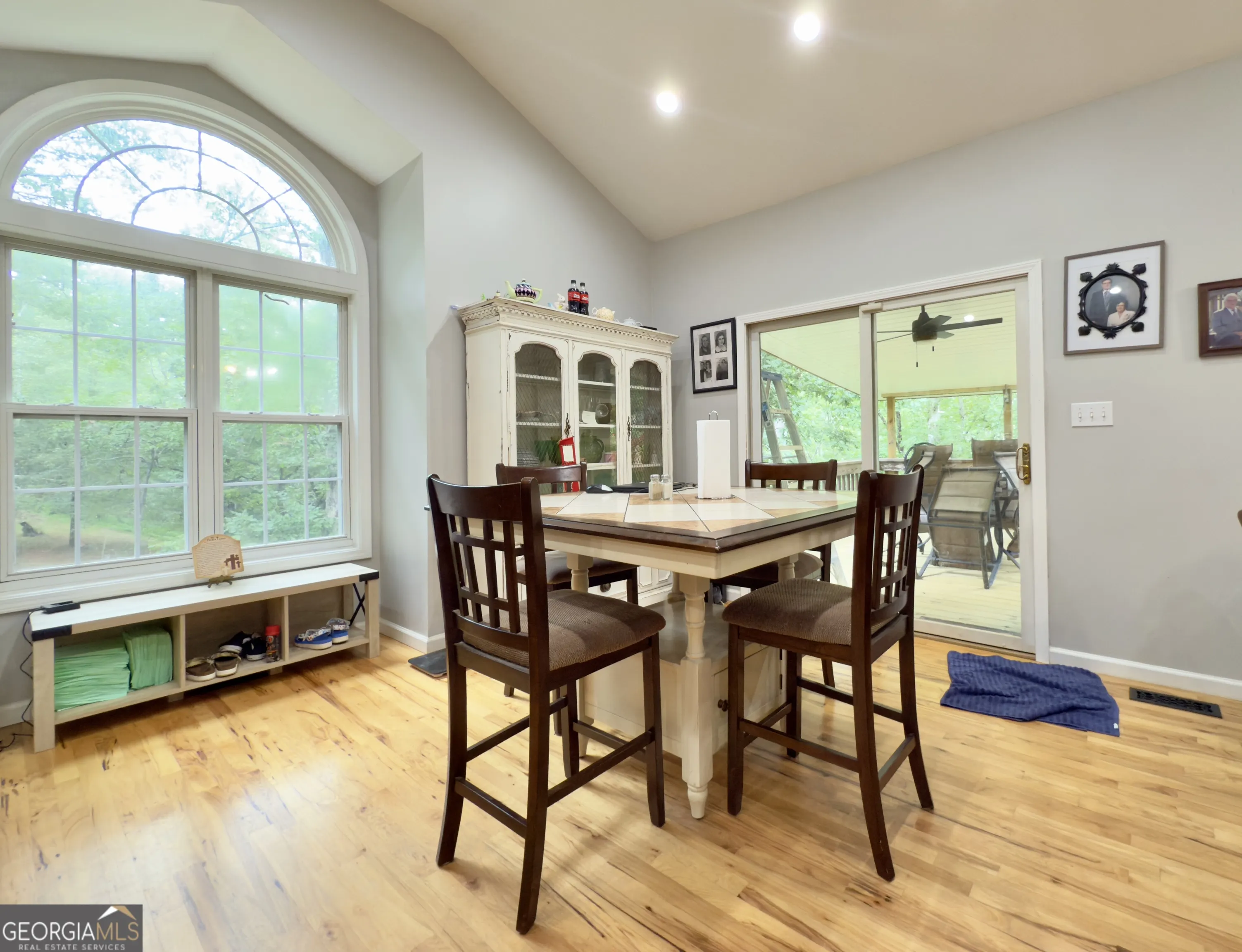987 Peaceful Valley Drive