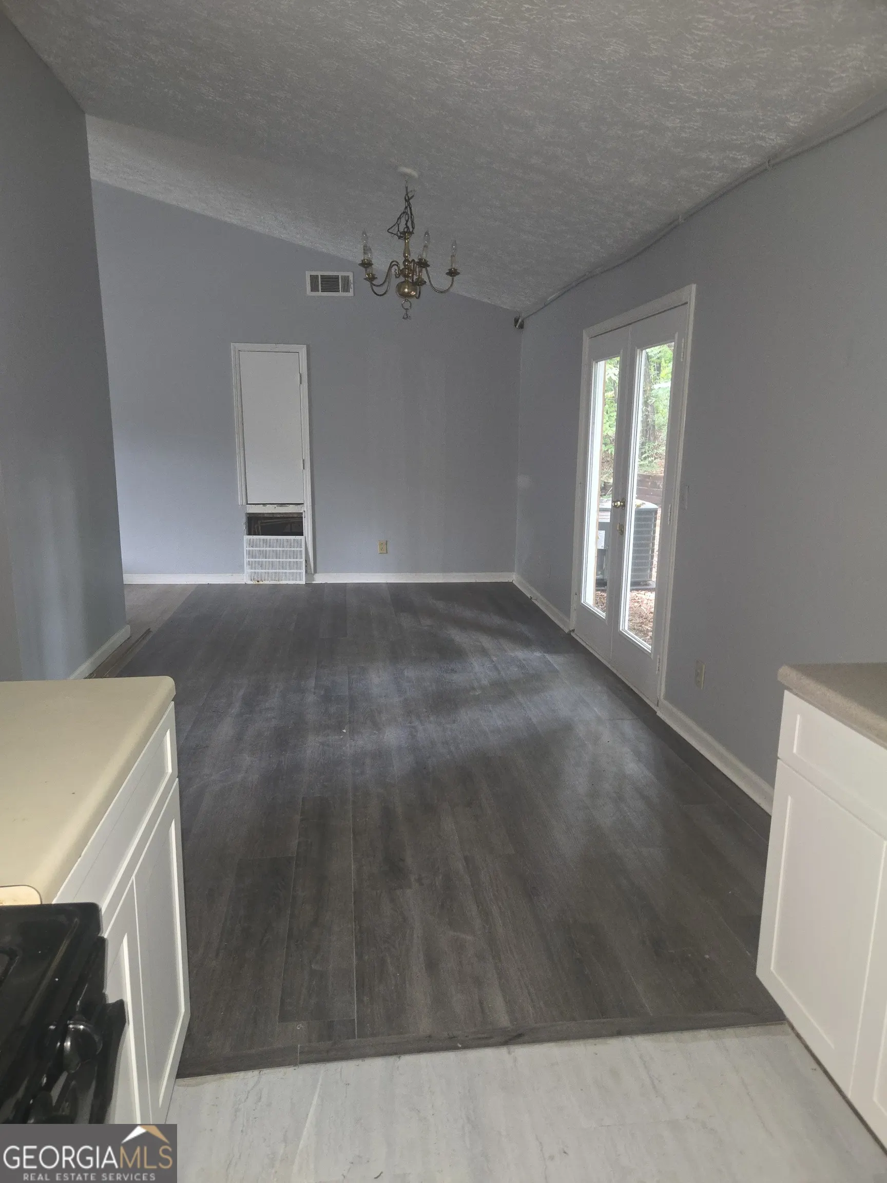 139 River Oaks Drive