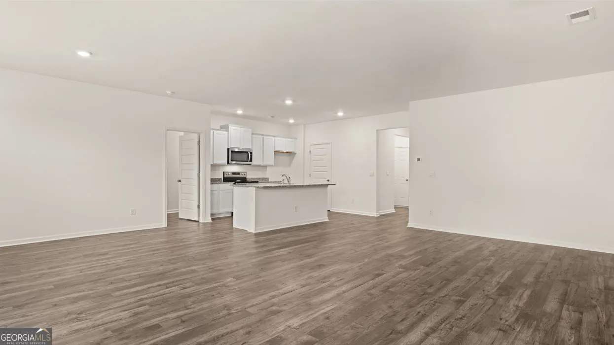 25 Holland Cove
