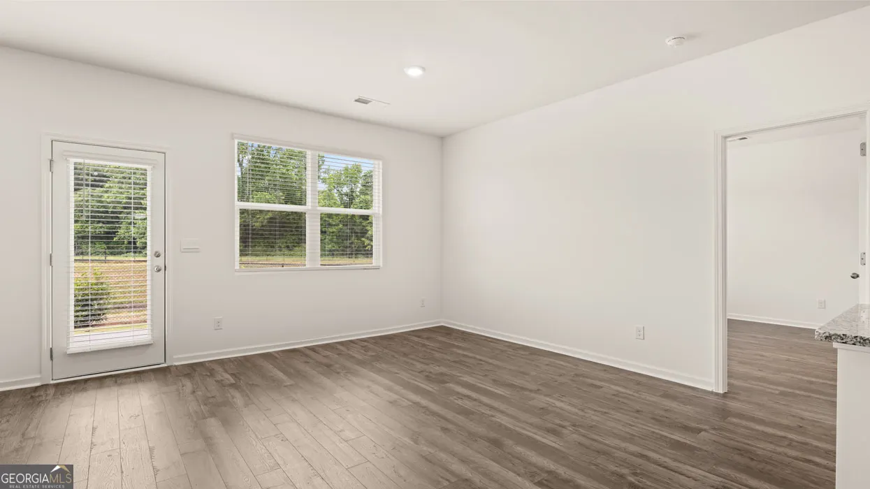 25 Holland Cove