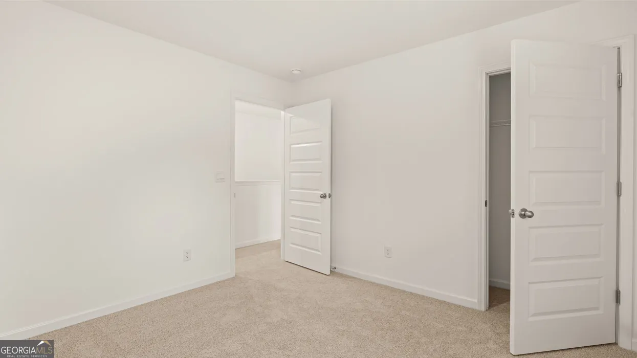25 Holland Cove