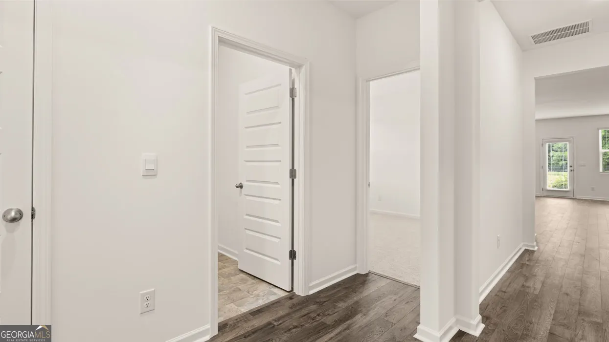 25 Holland Cove
