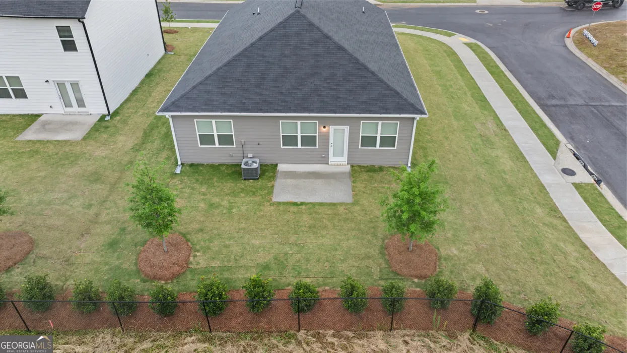 25 Holland Cove