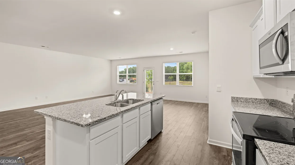 25 Holland Cove