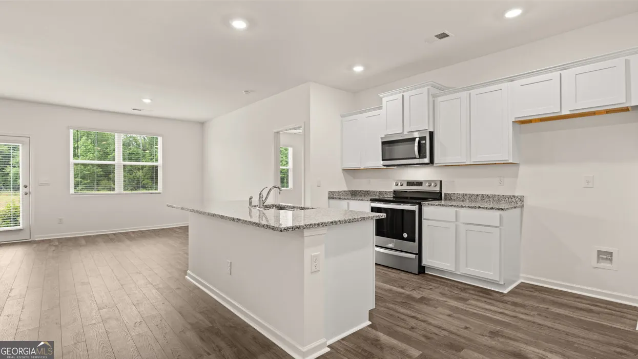 25 Holland Cove