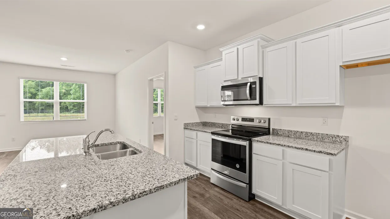 25 Holland Cove