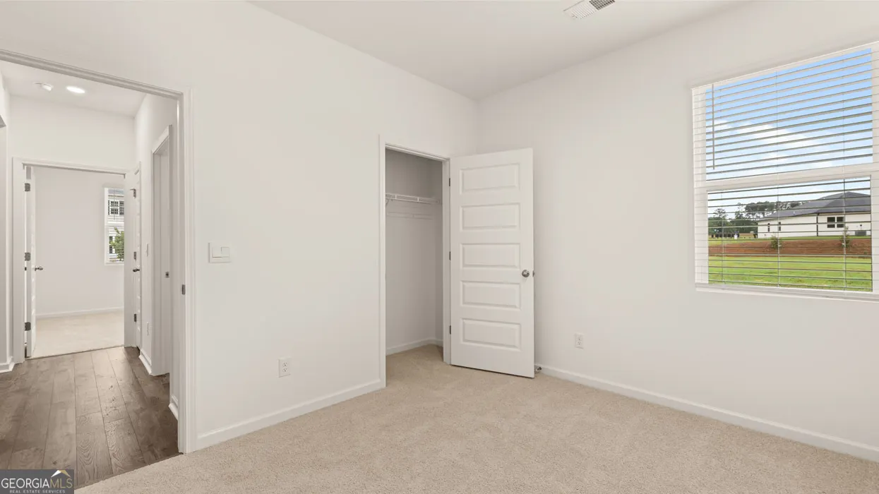 25 Holland Cove