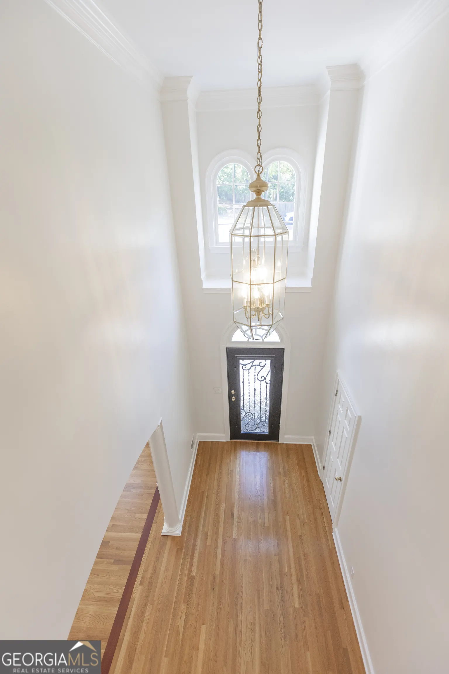 5685 COMMONS Lane