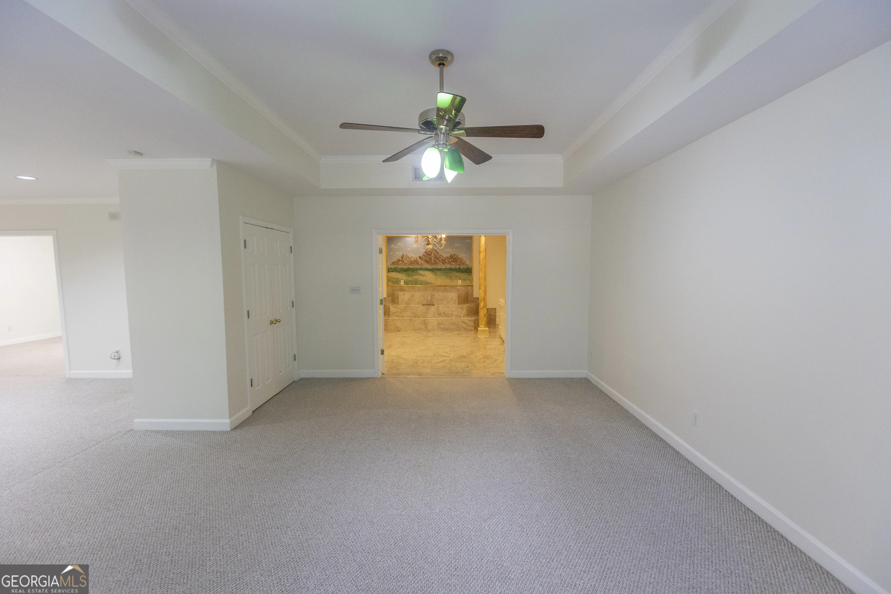 5685 COMMONS Lane