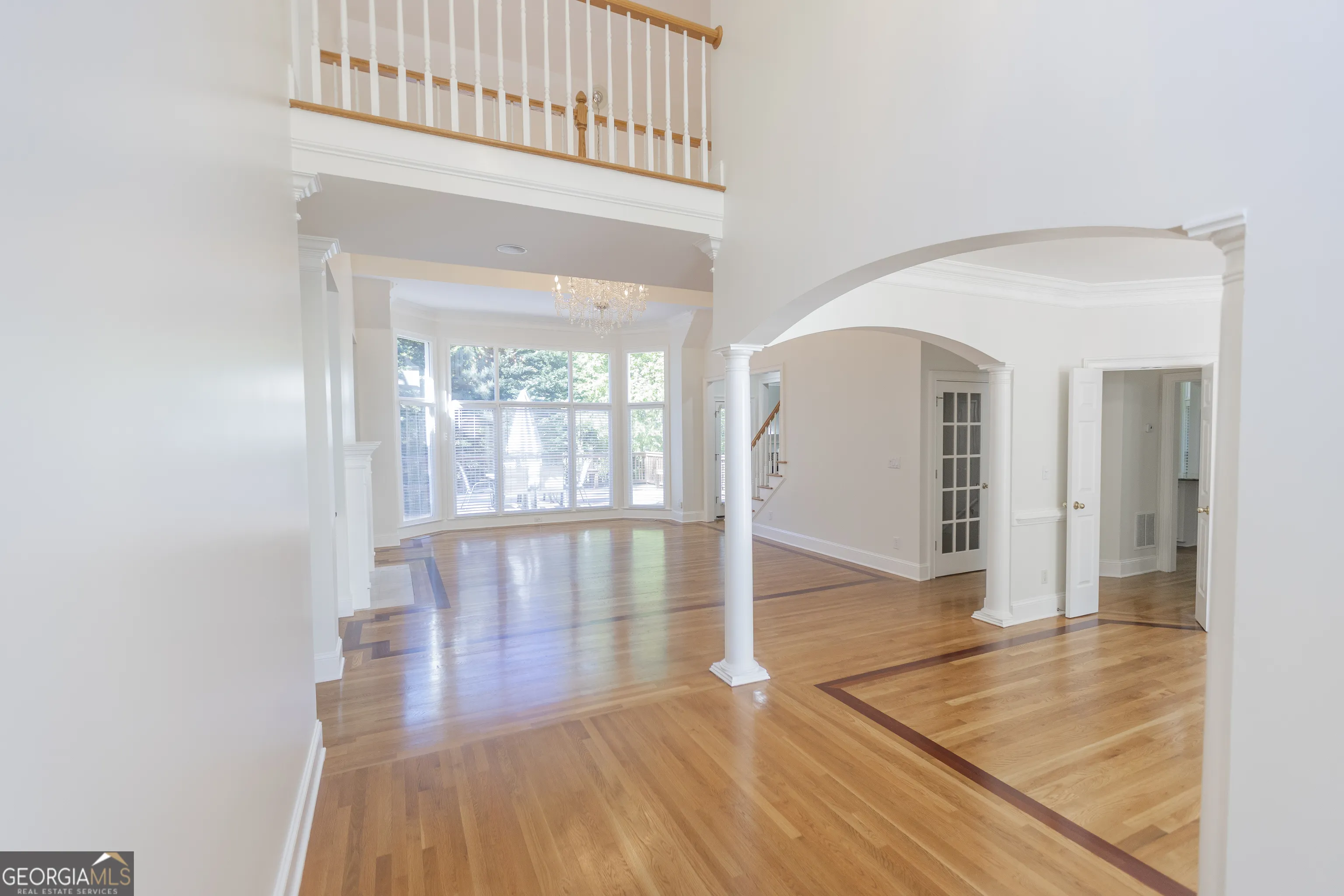 5685 COMMONS Lane