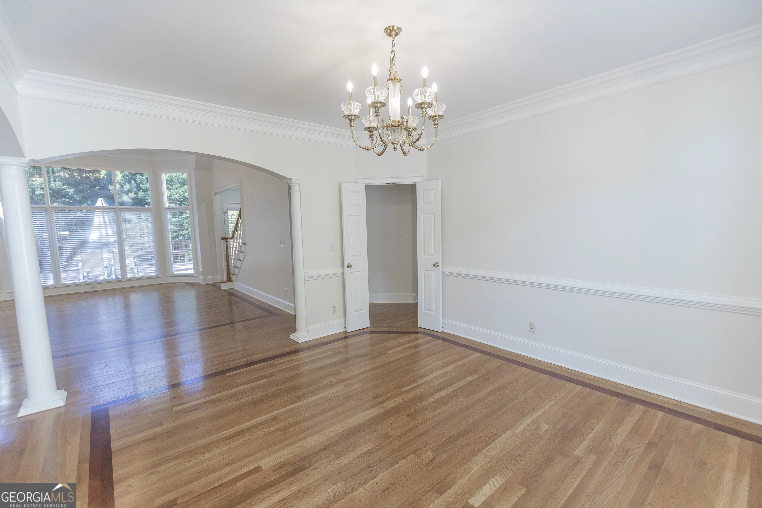 5685 COMMONS Lane