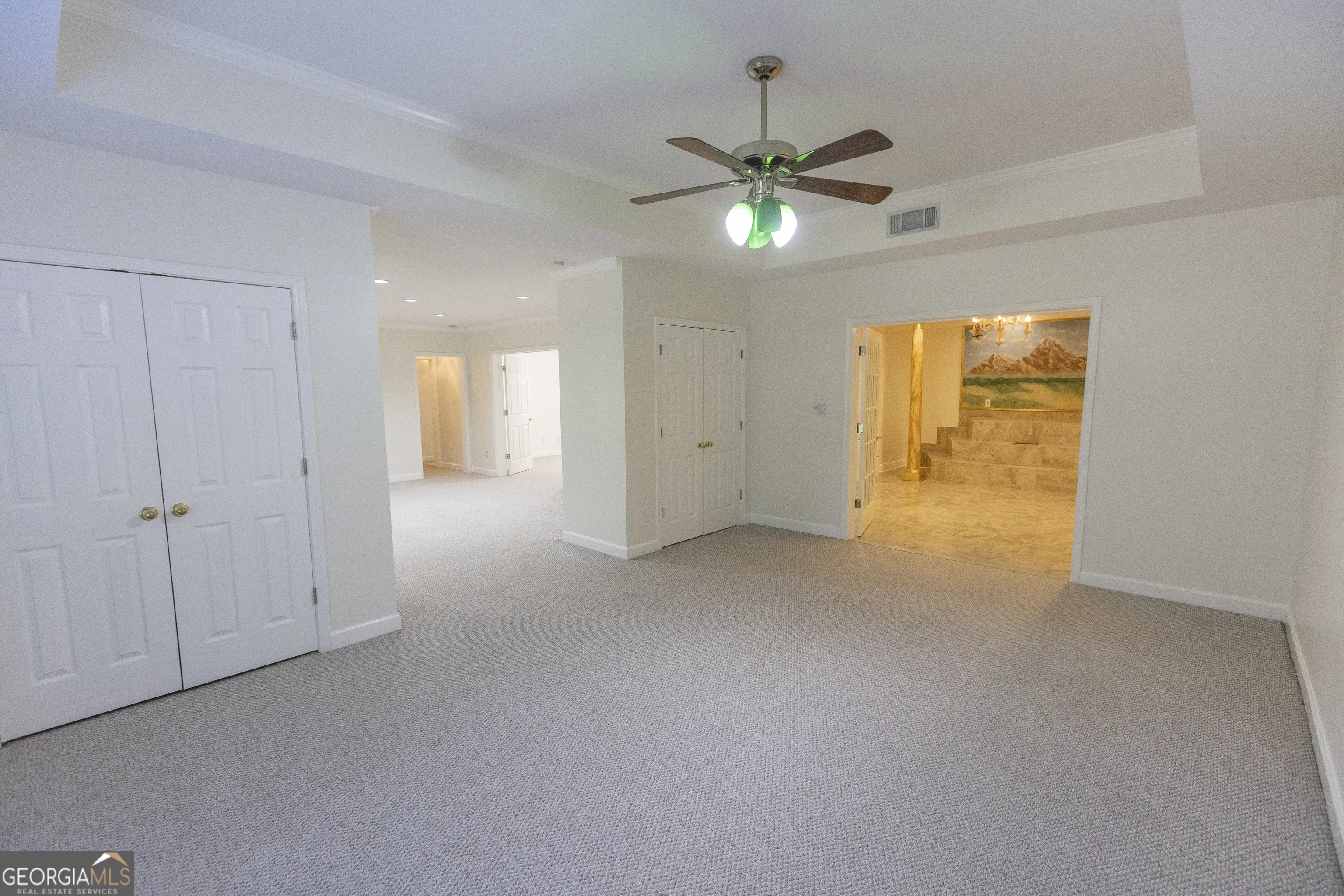 5685 COMMONS Lane