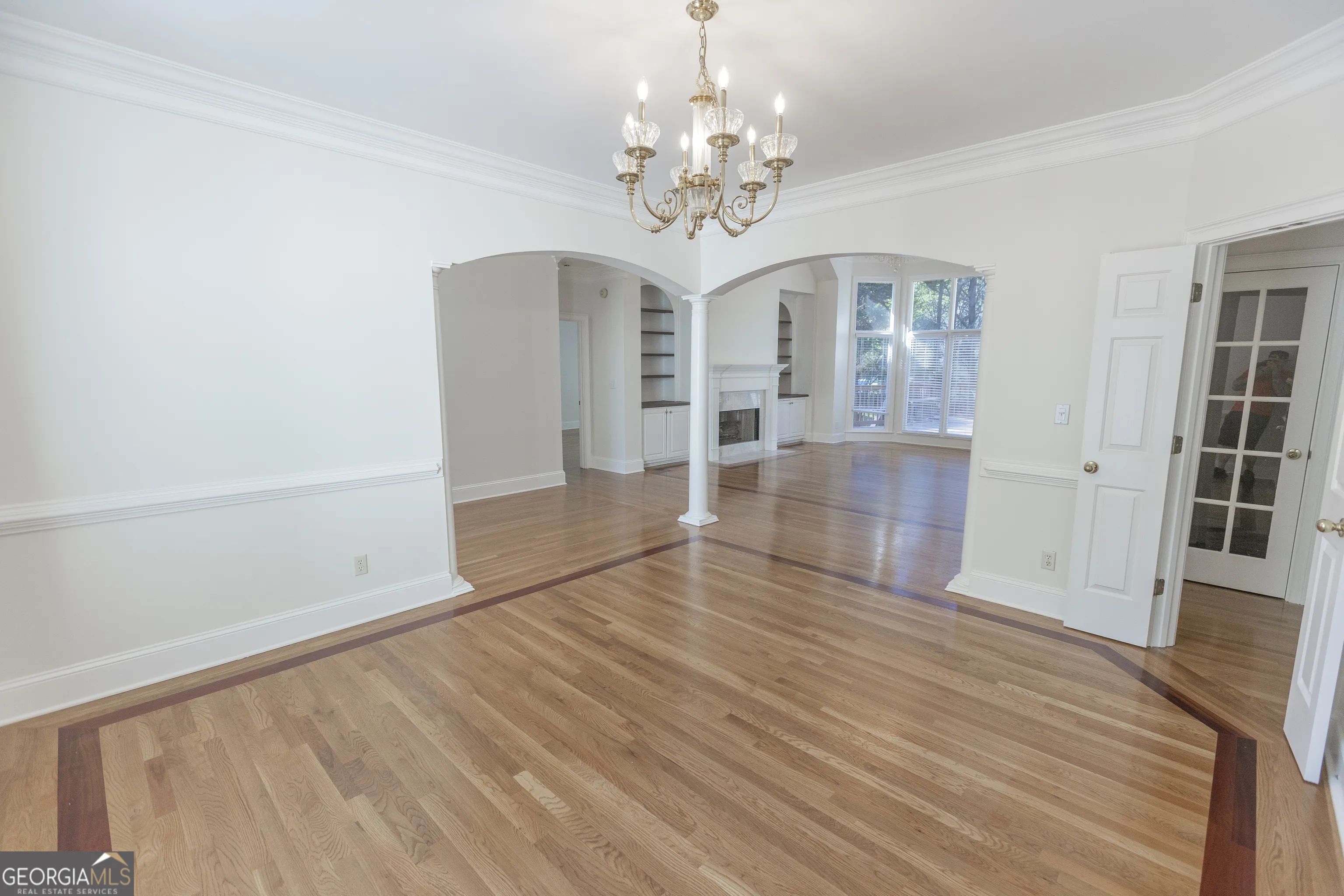 5685 COMMONS Lane