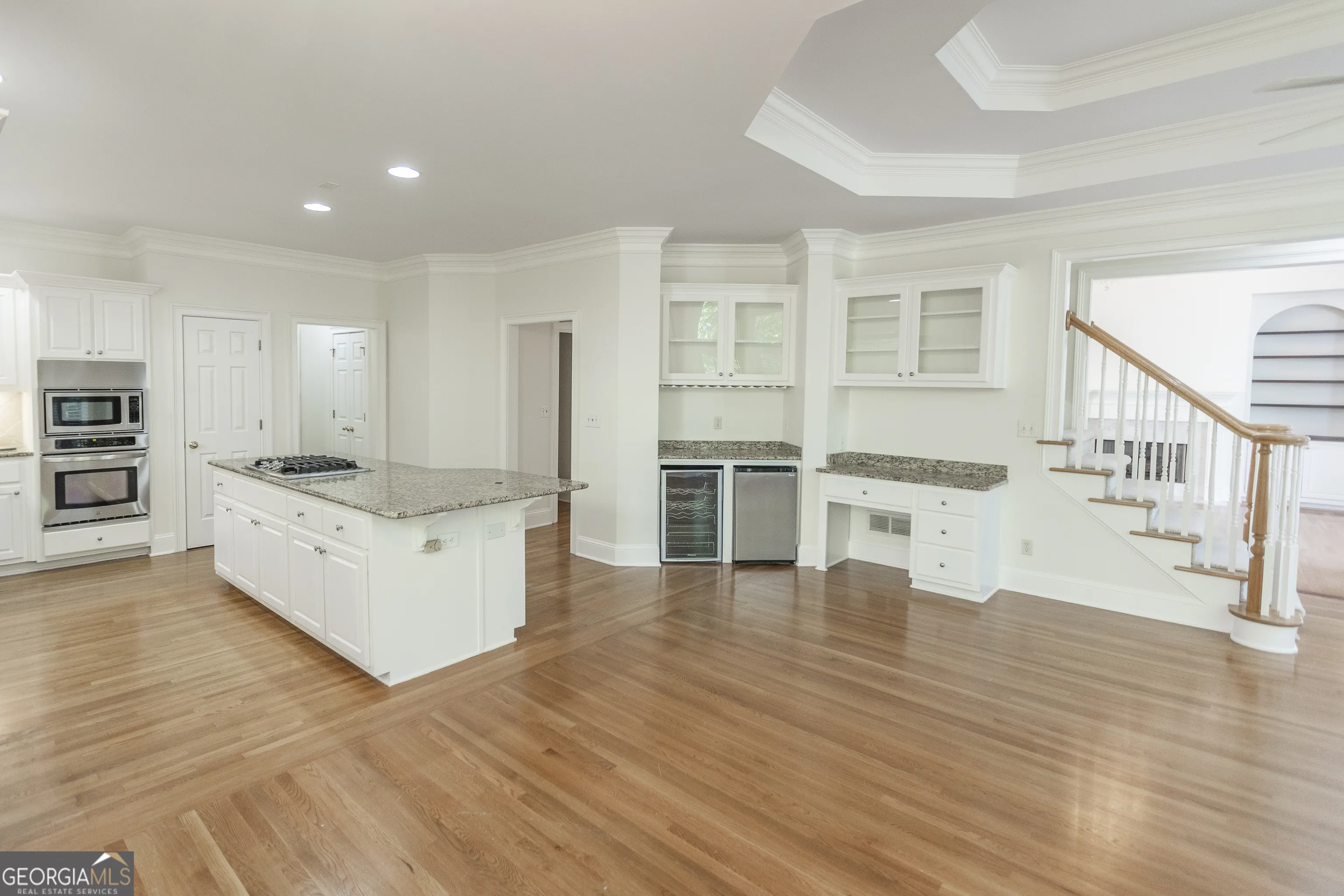 5685 COMMONS Lane