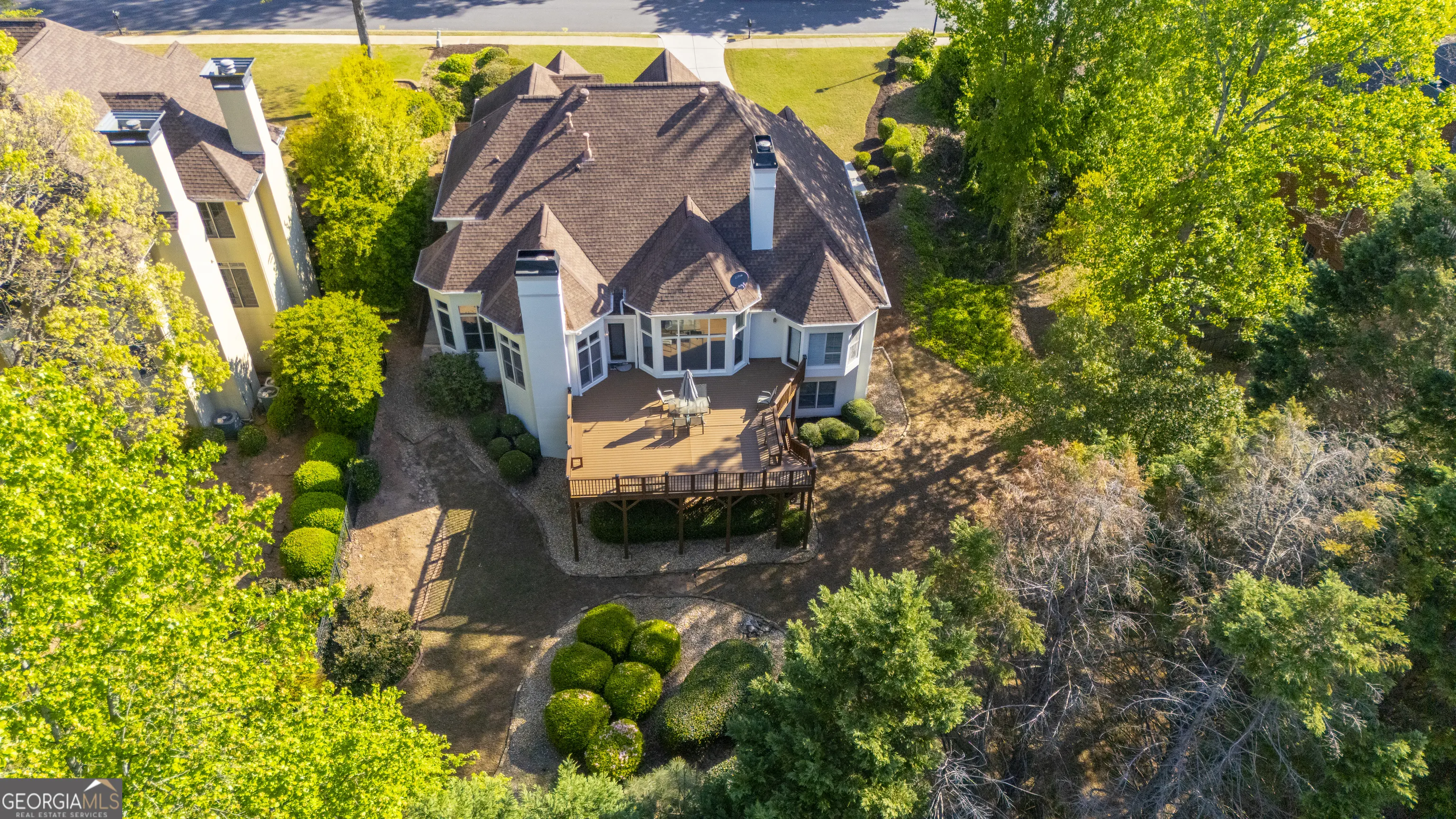5685 COMMONS Lane