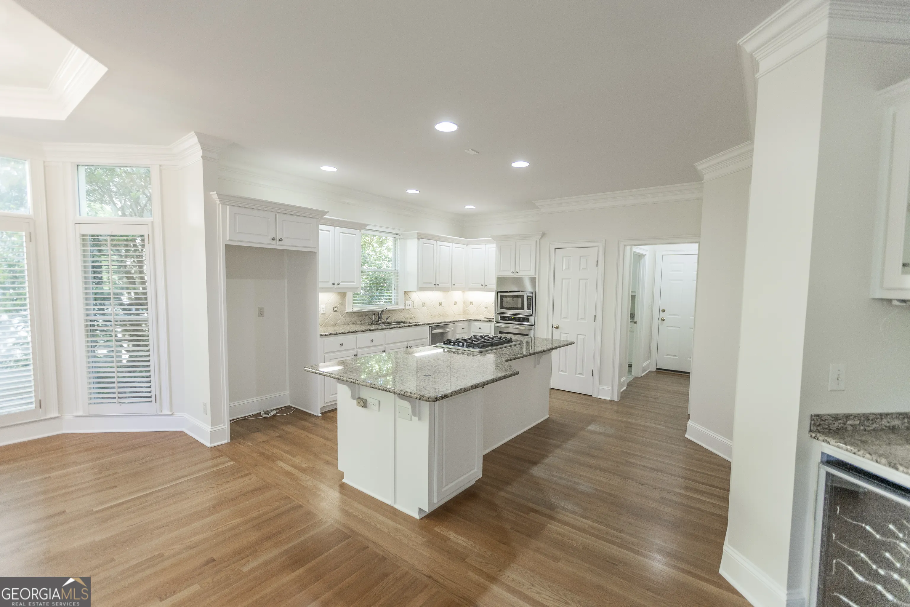 5685 COMMONS Lane