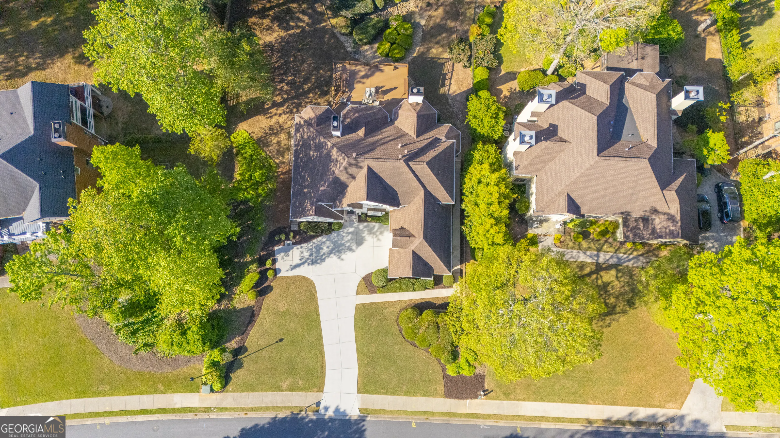 5685 COMMONS Lane