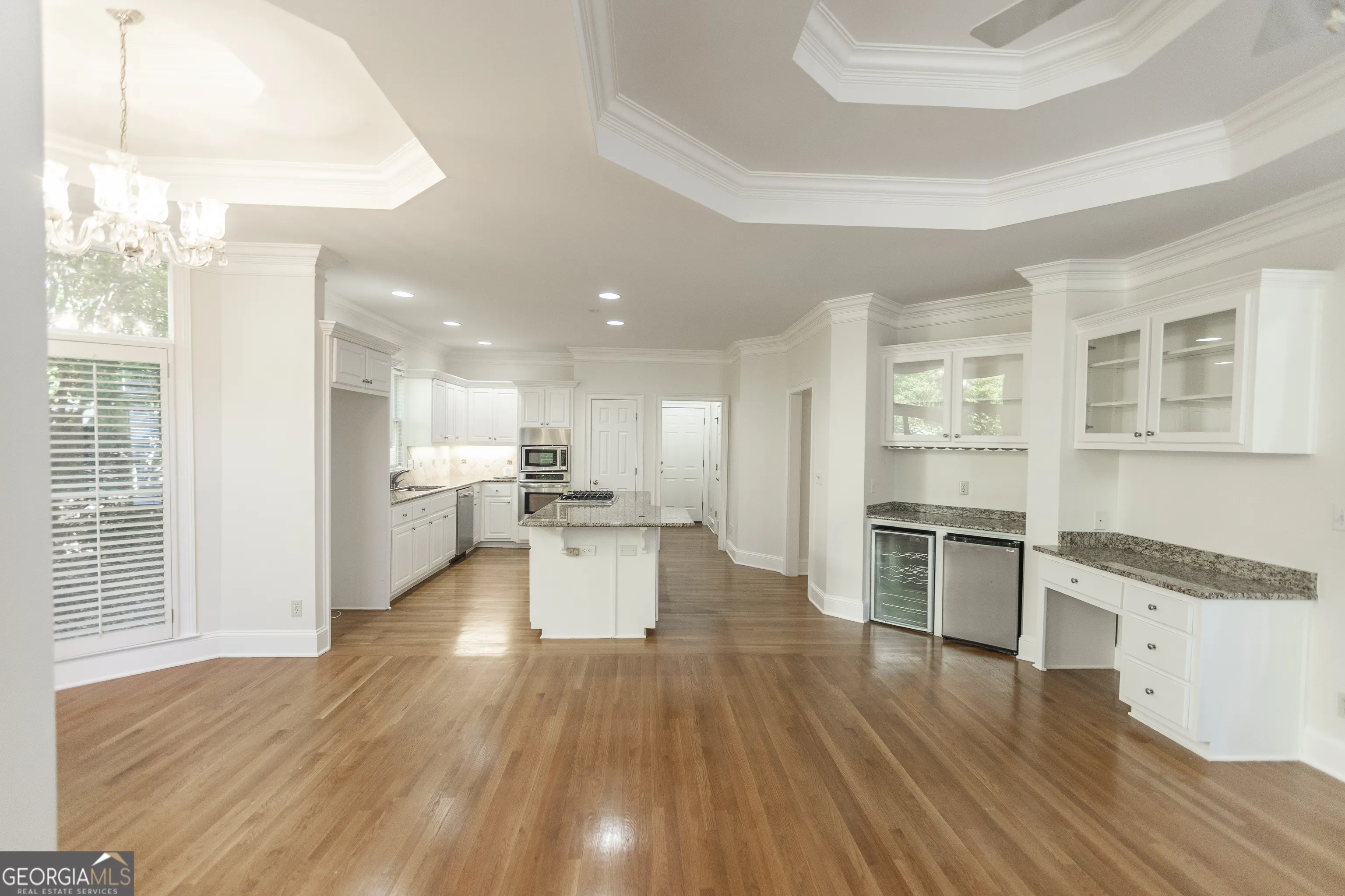 5685 COMMONS Lane
