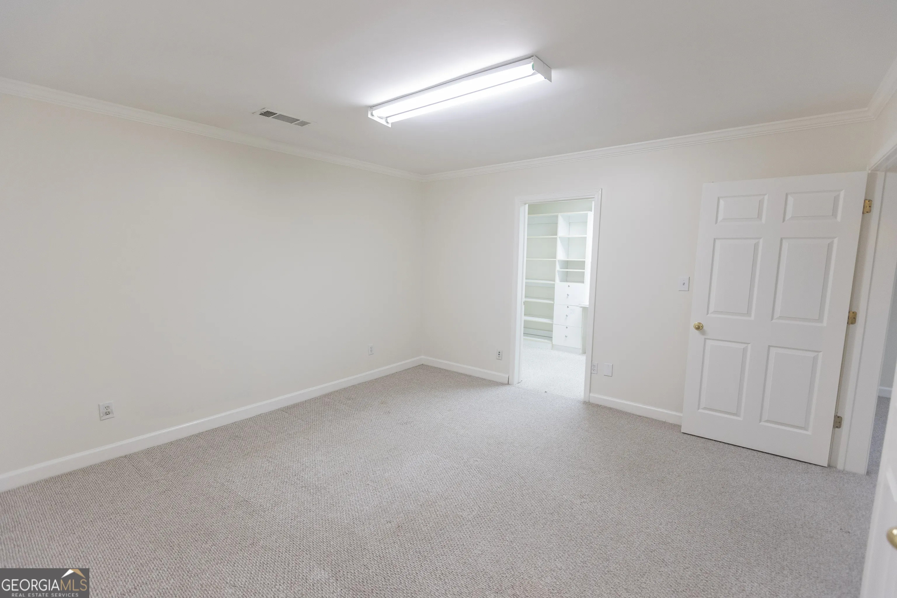 5685 COMMONS Lane