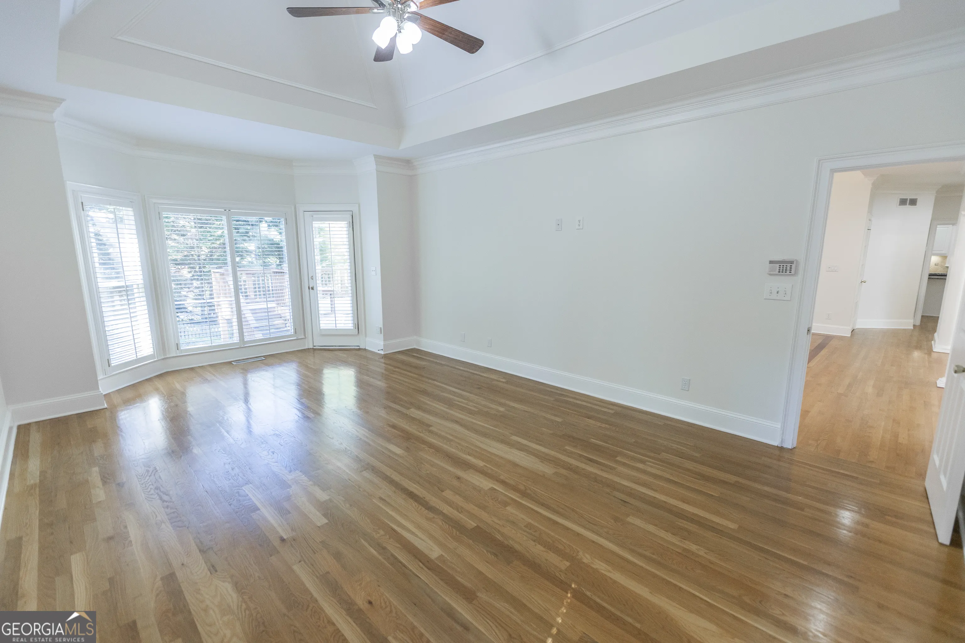 5685 COMMONS Lane