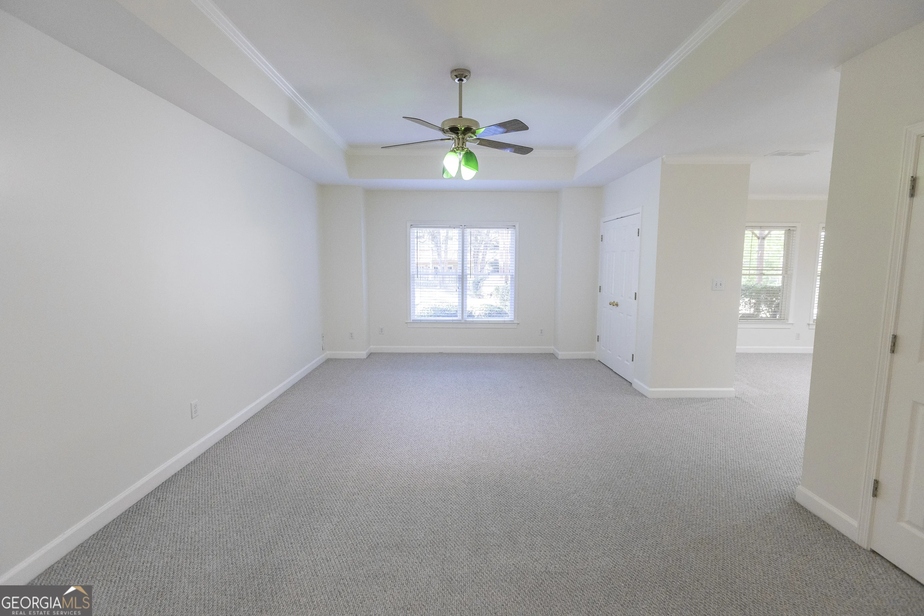 5685 COMMONS Lane
