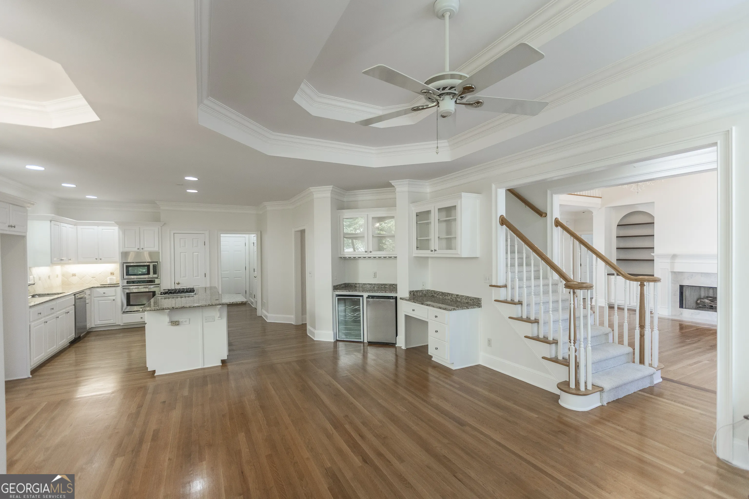 5685 COMMONS Lane