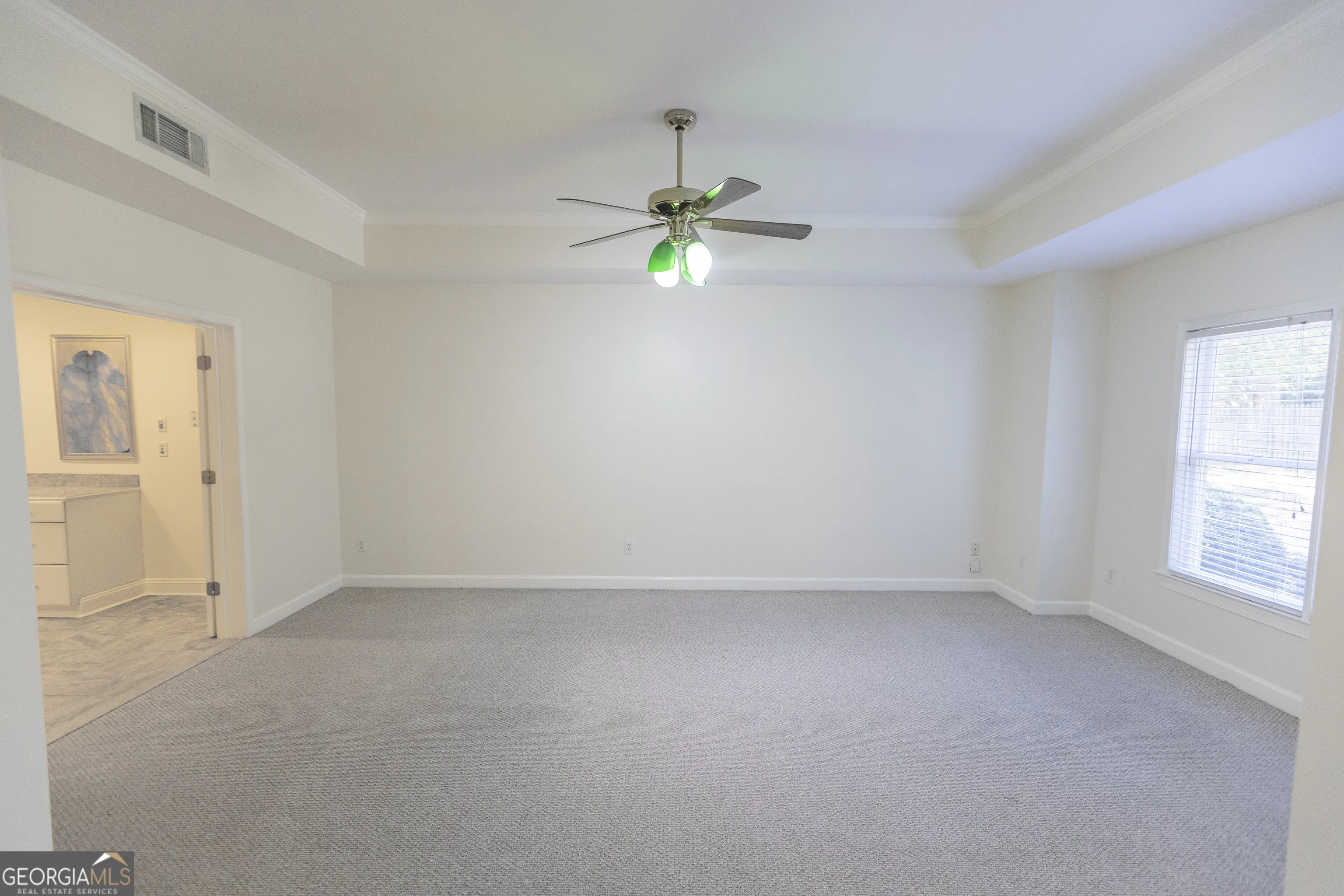 5685 COMMONS Lane