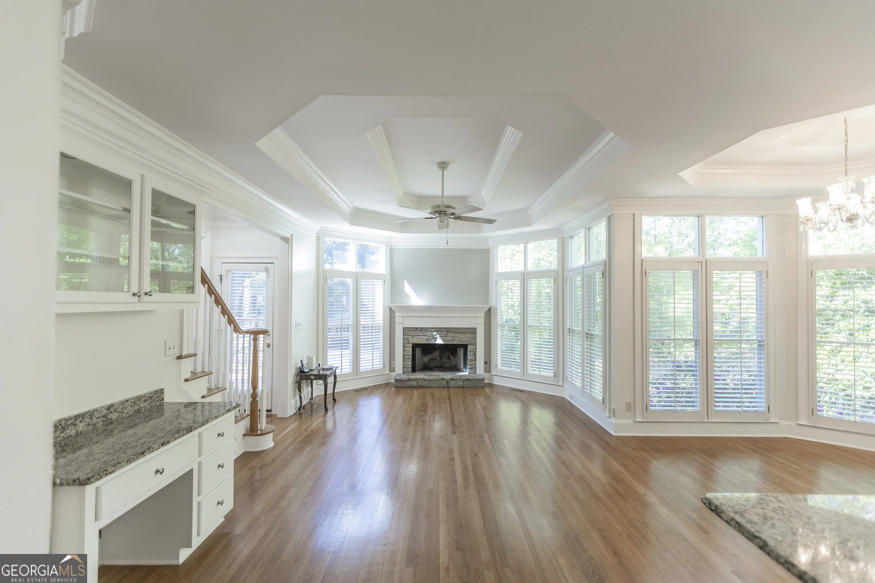 5685 COMMONS Lane