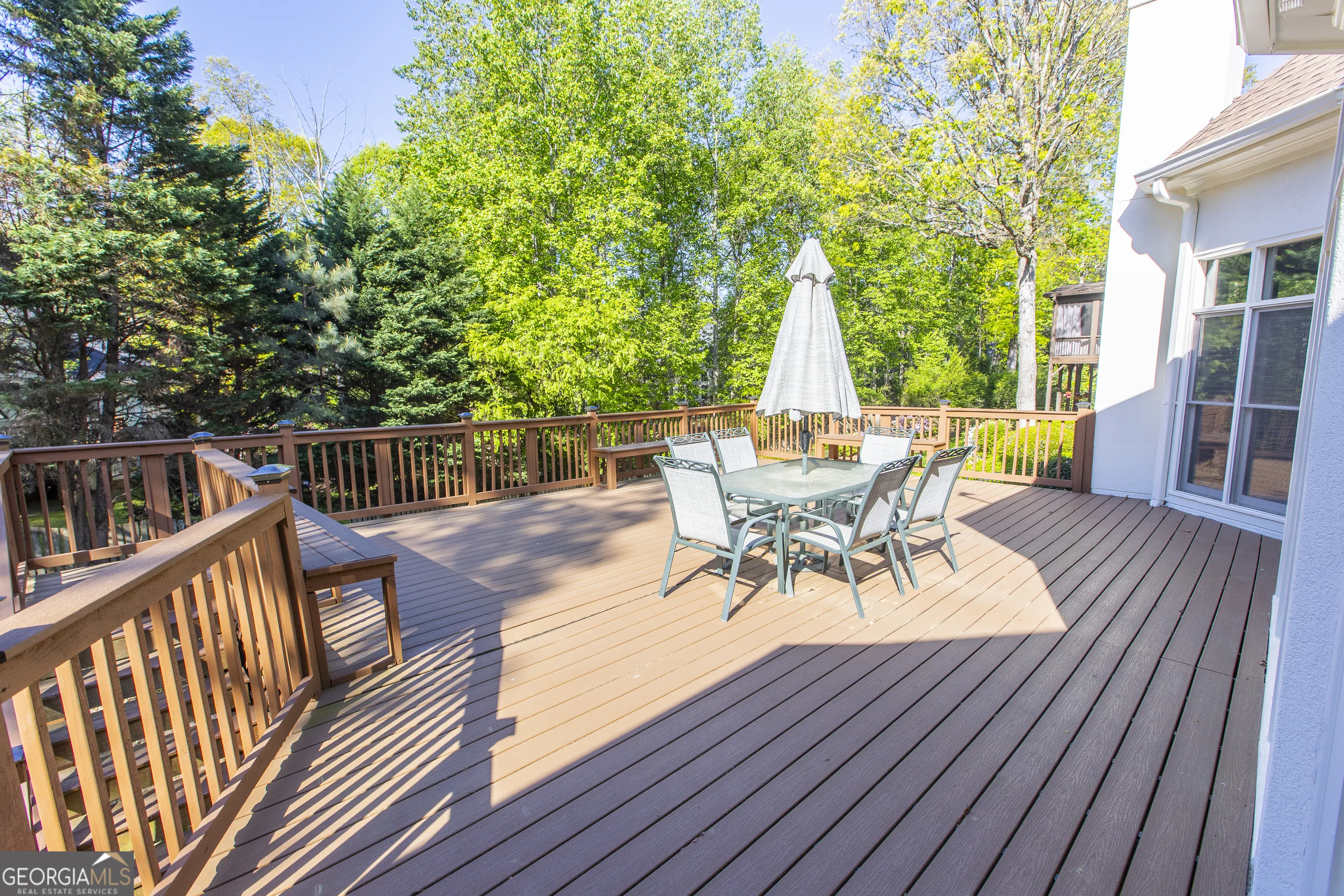 5685 COMMONS Lane