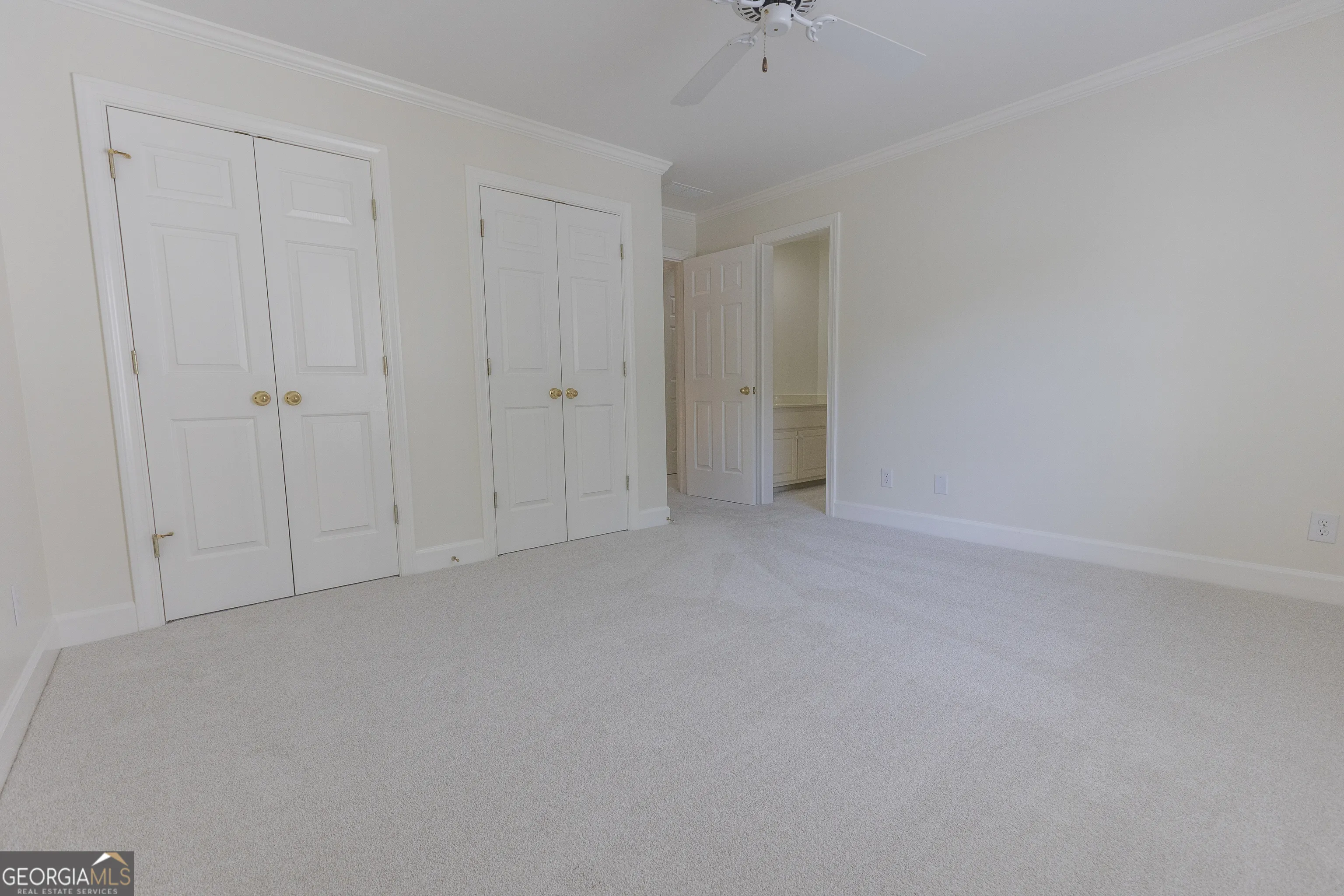 5685 COMMONS Lane