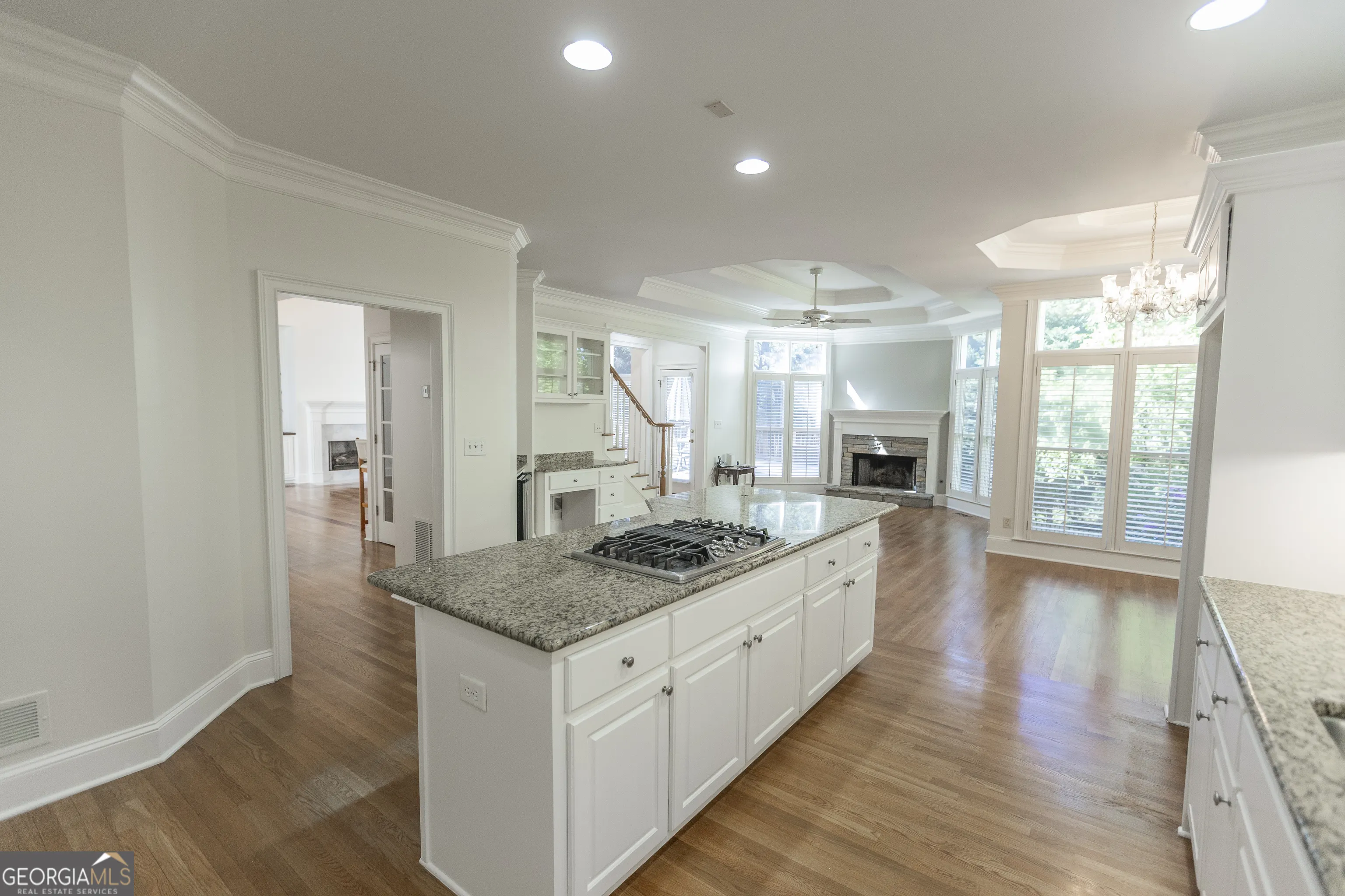 5685 COMMONS Lane