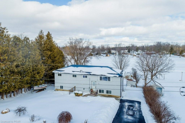 22 LAWRENCE Street N, City Of Kawartha Lakes
