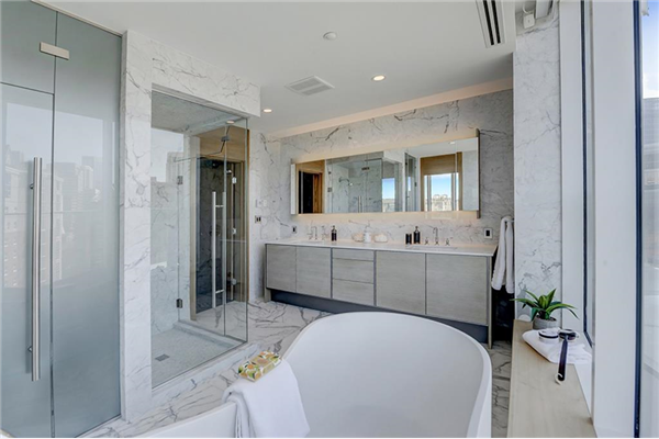 738 1 Avenue SW, Calgary