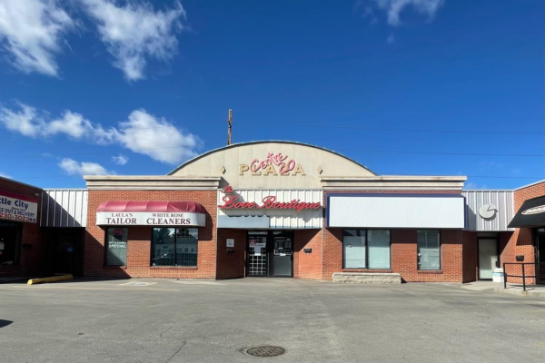 2017 Centre Street NW, Calgary