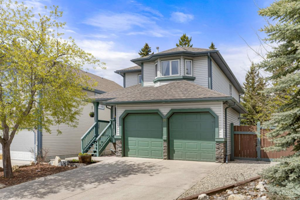 251 Lady MacDonald Drive, Canmore
