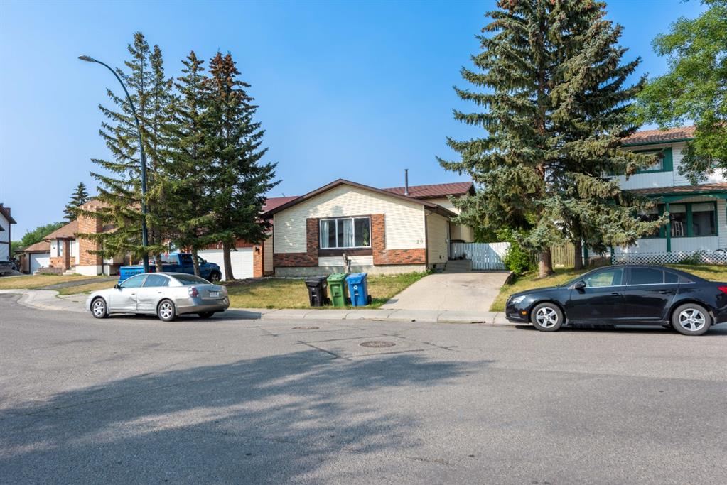 Listing A1245386 - Large Photo # 2