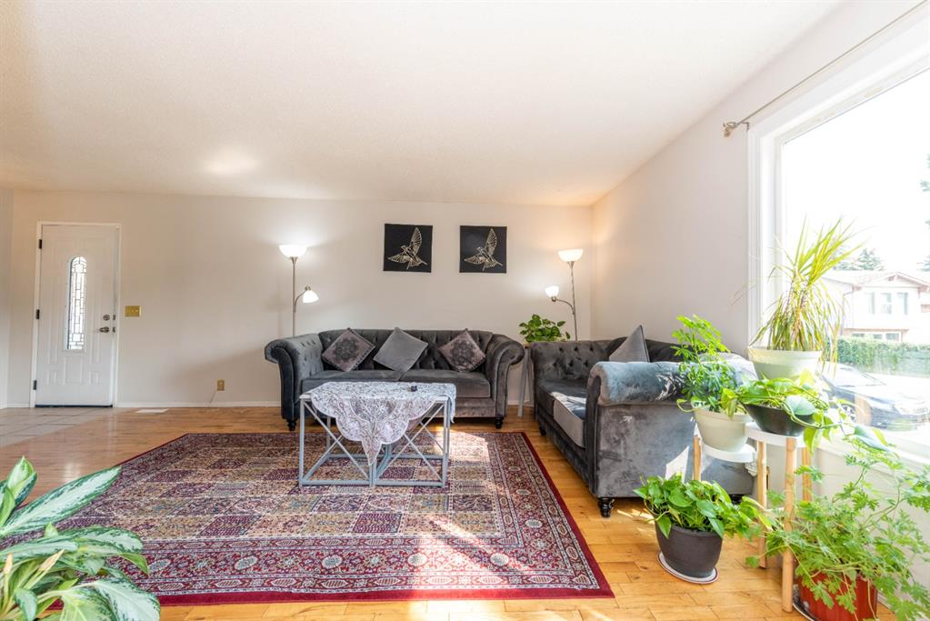 Listing A1245386 - Large Photo # 5