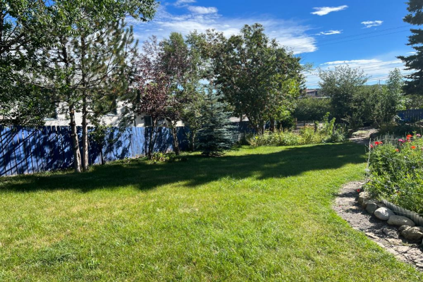 420 3rd Street West, Cochrane