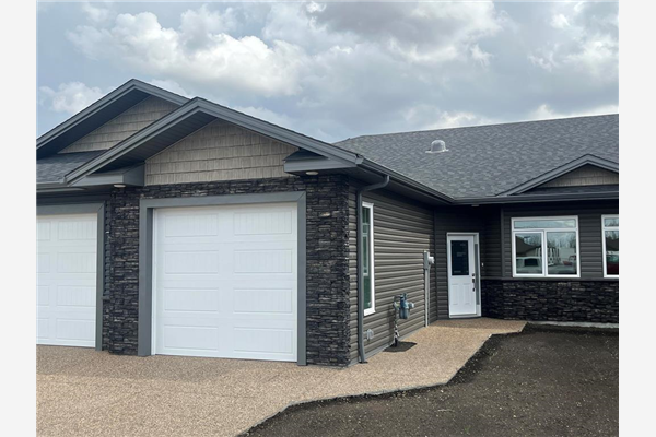 3317 50A Street Close, Camrose