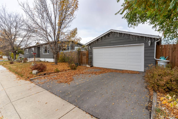 807 Bayview Road, Strathmore