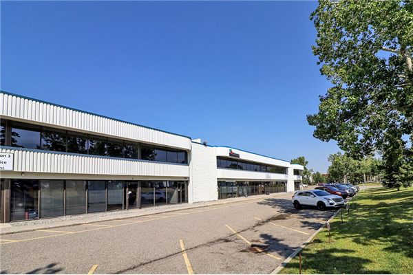 1530 27 Avenue NE, Calgary