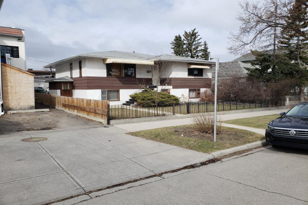 207 8a Street NE, Calgary