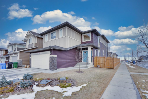 8 Saddlestone Grove NE, Calgary