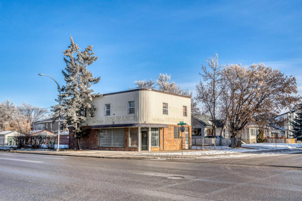 2202 Edmonton Trail NE, Calgary