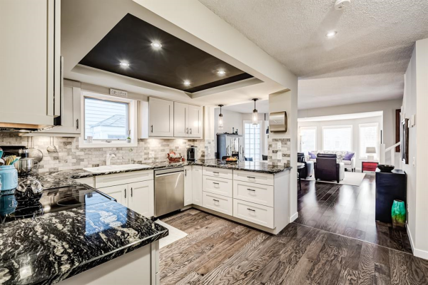 216 28 Avenue NW, Calgary